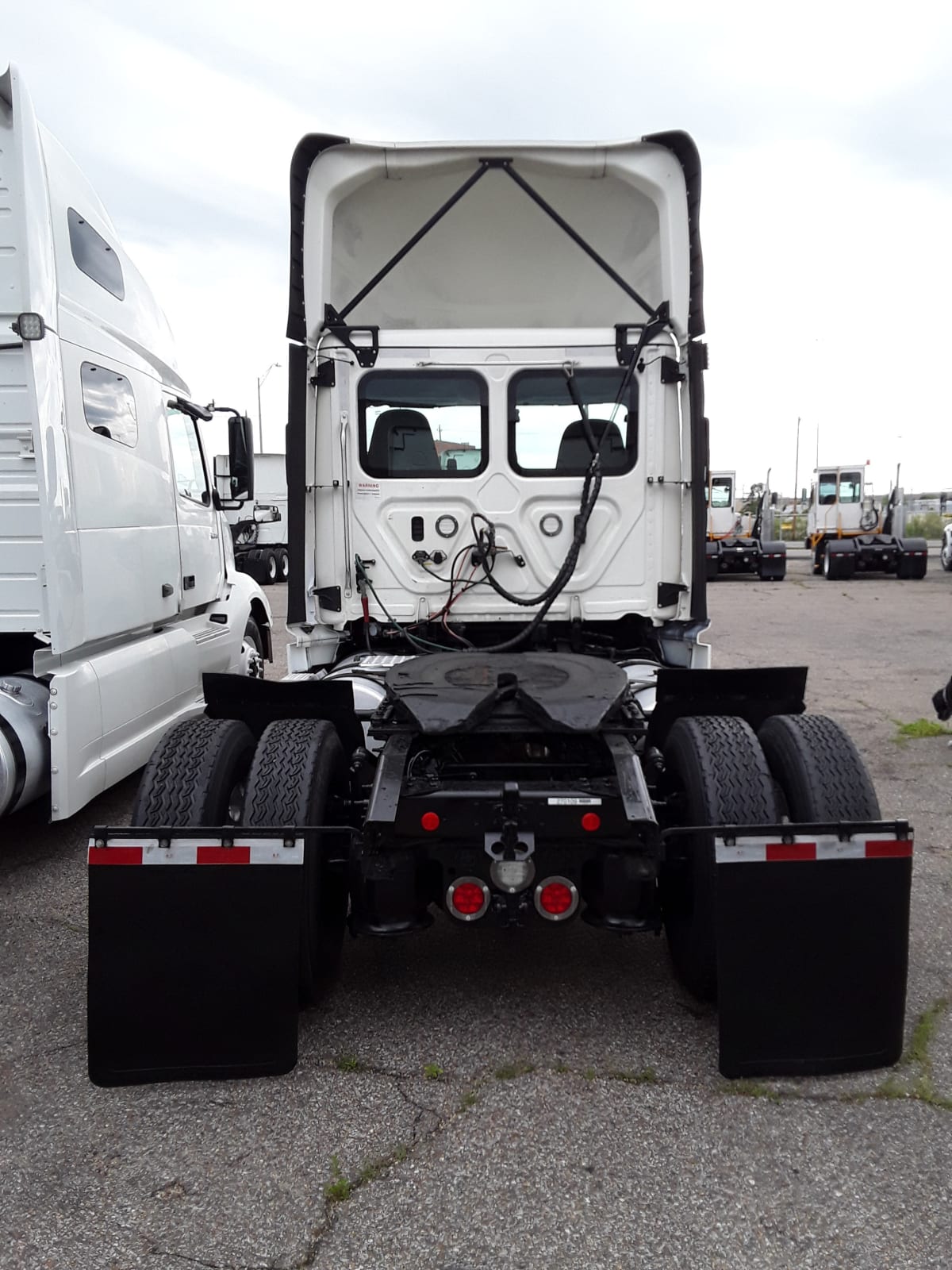 2019 Freightliner/Mercedes NEW CASCADIA 116 270109