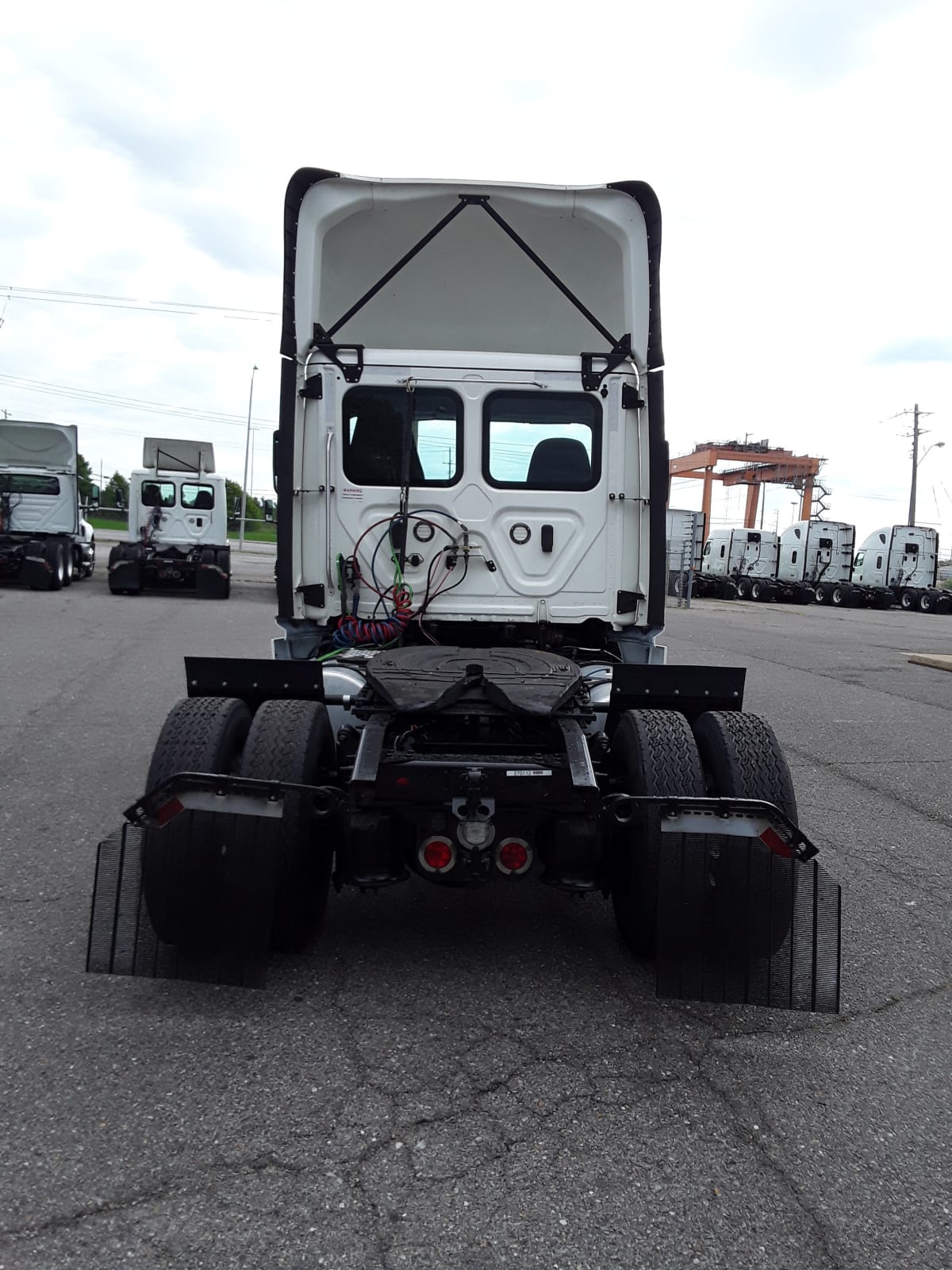 2019 Freightliner/Mercedes NEW CASCADIA 116 270112