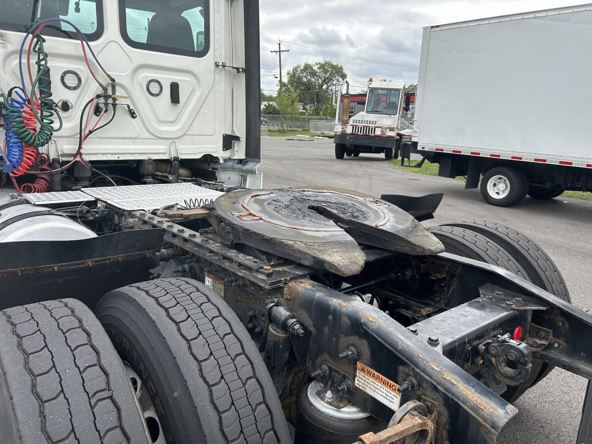 2019 Freightliner/Mercedes NEW CASCADIA 116 270115