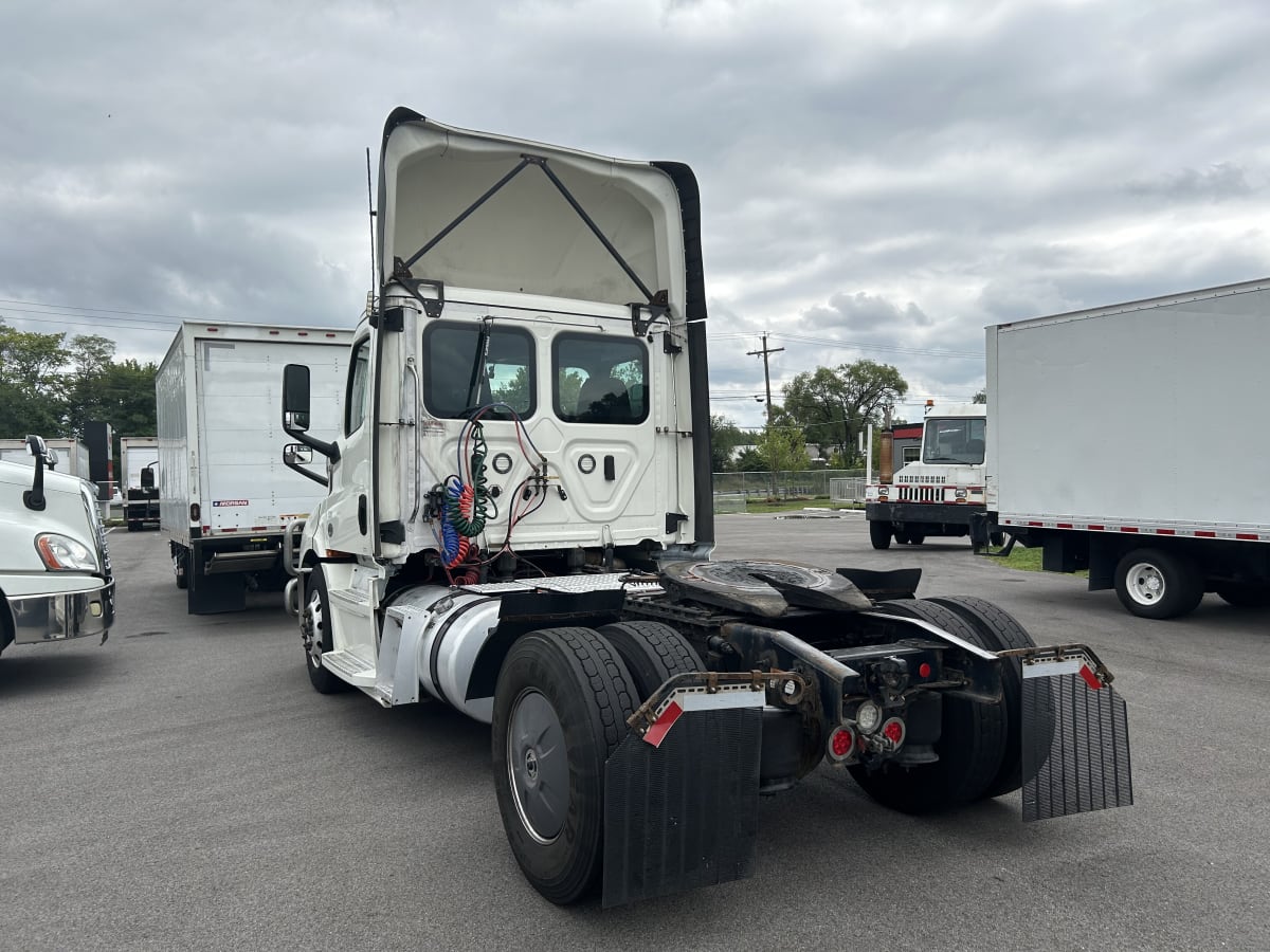 2019 Freightliner/Mercedes NEW CASCADIA 116 270115