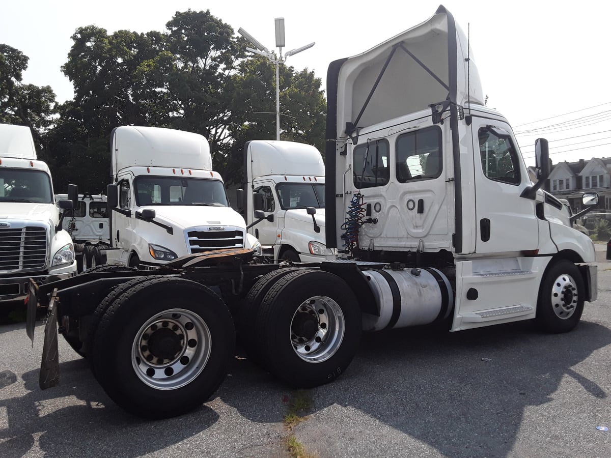 2019 Freightliner/Mercedes NEW CASCADIA PX12664 270141