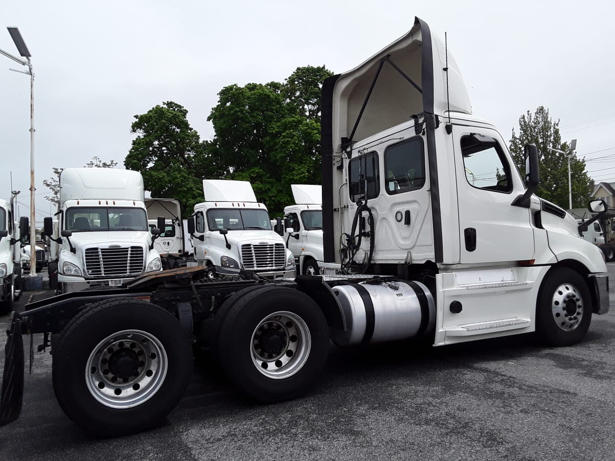 2019 Freightliner/Mercedes NEW CASCADIA PX12664 270149