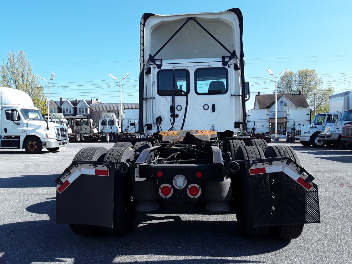 2019 Freightliner/Mercedes NEW CASCADIA PX12664 270152