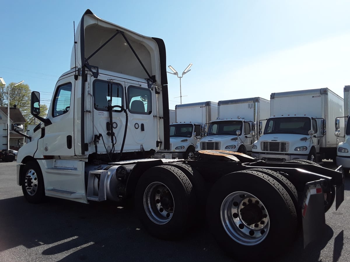 2019 Freightliner/Mercedes NEW CASCADIA PX12664 270152