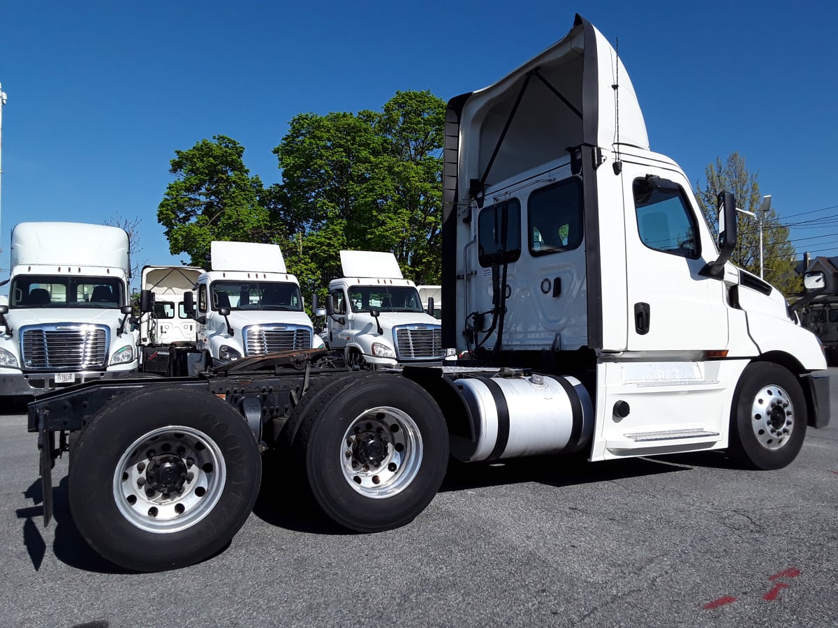 2019 Freightliner/Mercedes NEW CASCADIA PX12664 270152