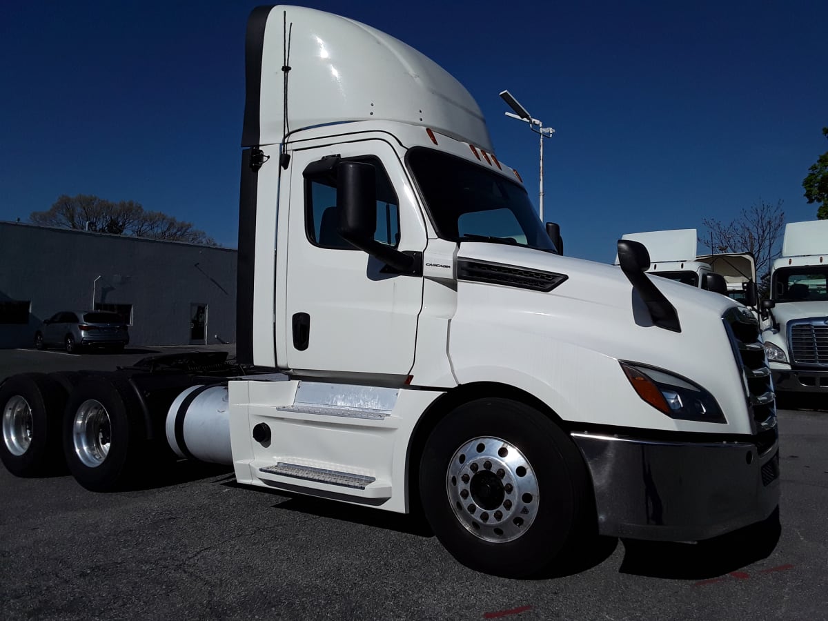 2019 Freightliner/Mercedes NEW CASCADIA PX12664 270152