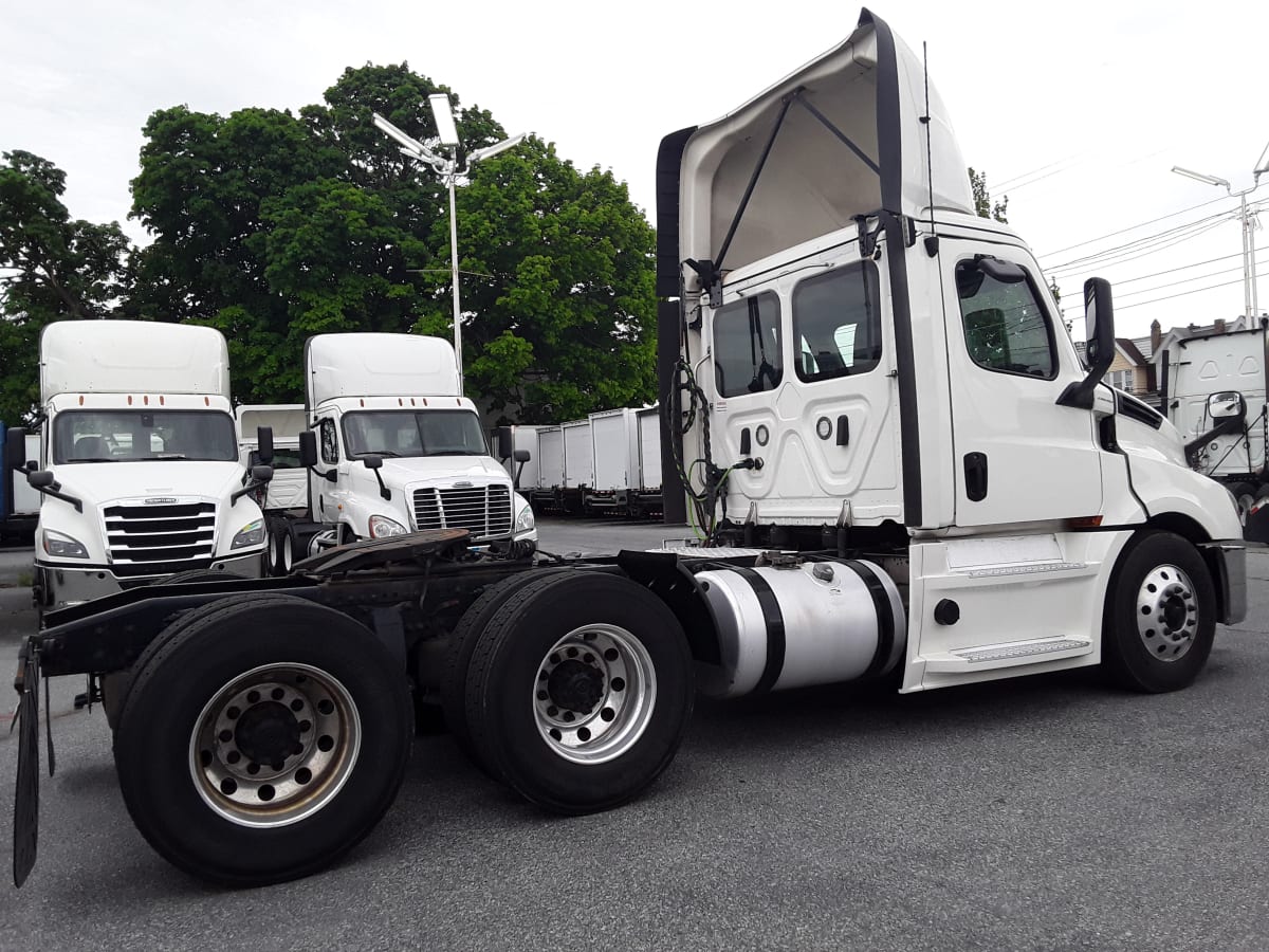 2020 Freightliner/Mercedes NEW CASCADIA PX12664 270157