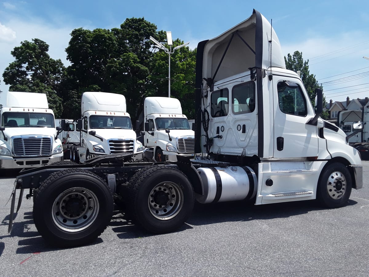 2020 Freightliner/Mercedes NEW CASCADIA PX12664 270158