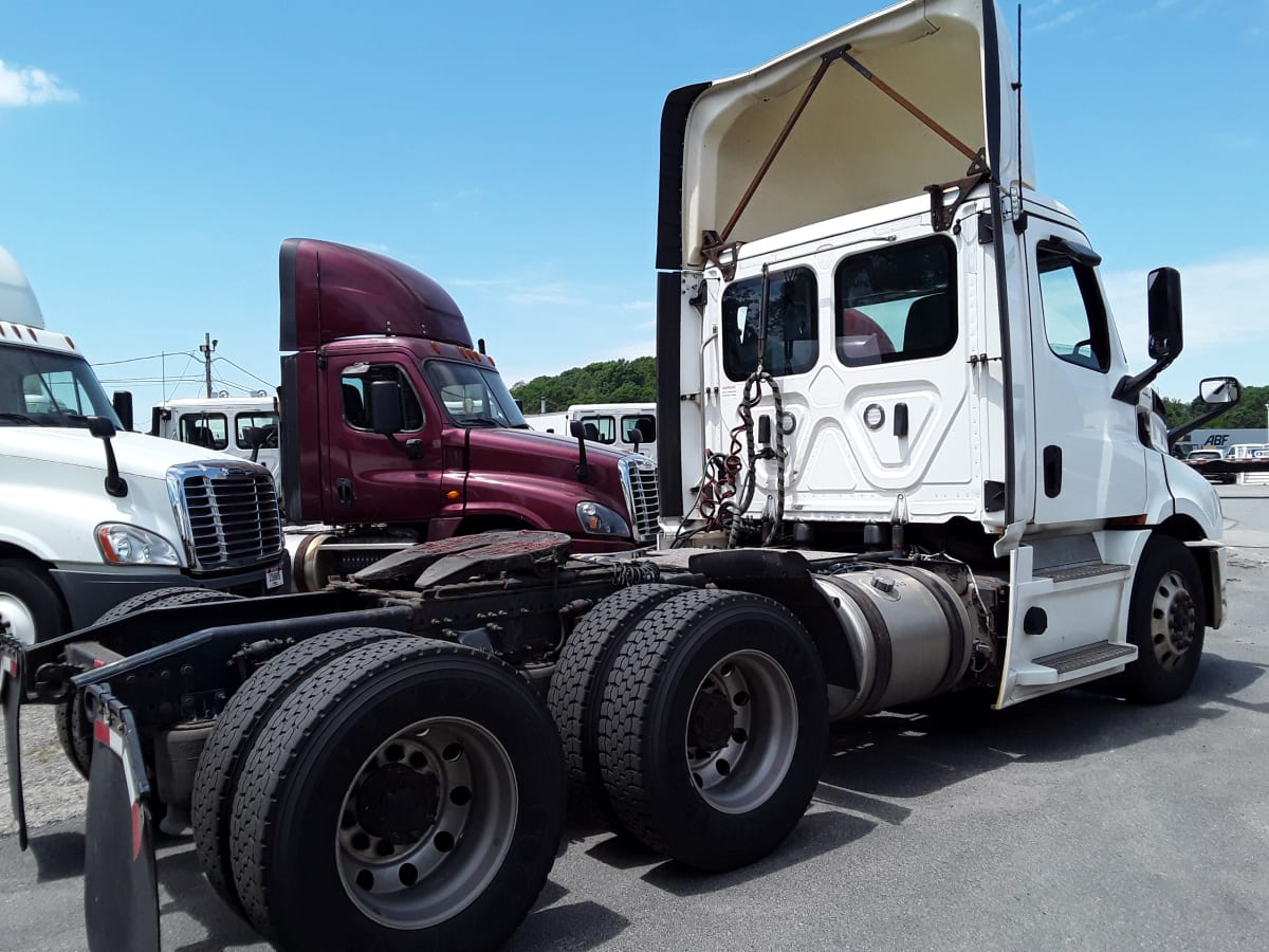 2020 Freightliner/Mercedes NEW CASCADIA 116 270208