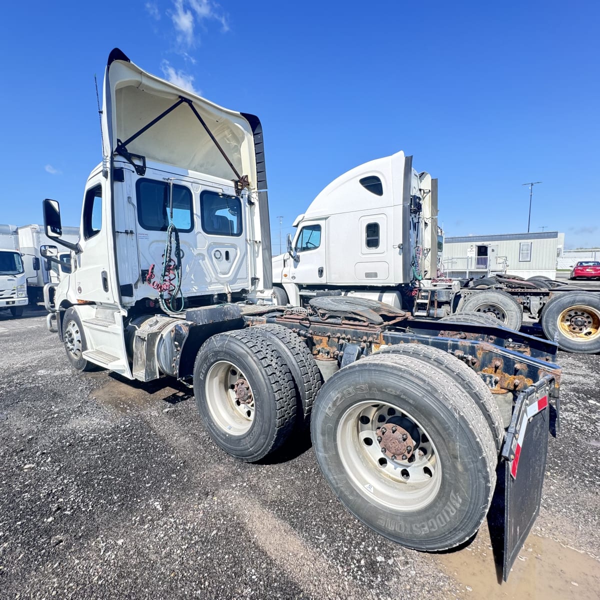 2020 Freightliner/Mercedes NEW CASCADIA 116 270215