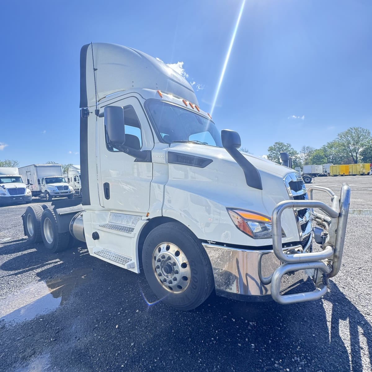 2020 Freightliner/Mercedes NEW CASCADIA 116 270215