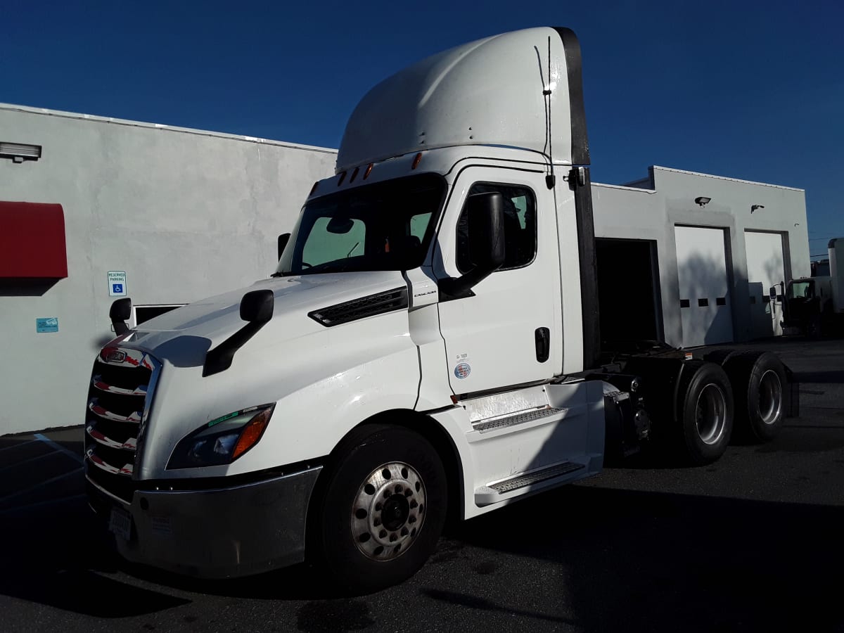 2020 Freightliner/Mercedes NEW CASCADIA PX12664 270216