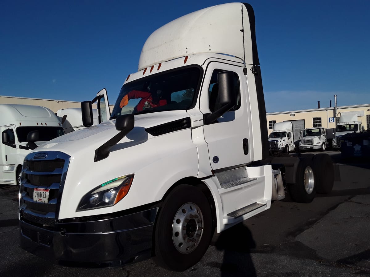 2020 Freightliner/Mercedes NEW CASCADIA PX12664 270221