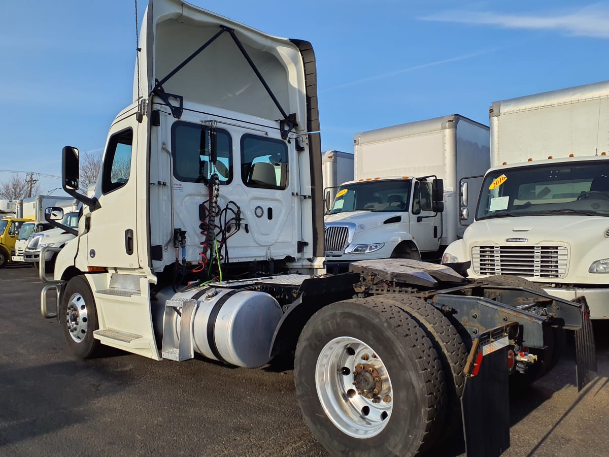 2020 Freightliner/Mercedes NEW CASCADIA 116 270237