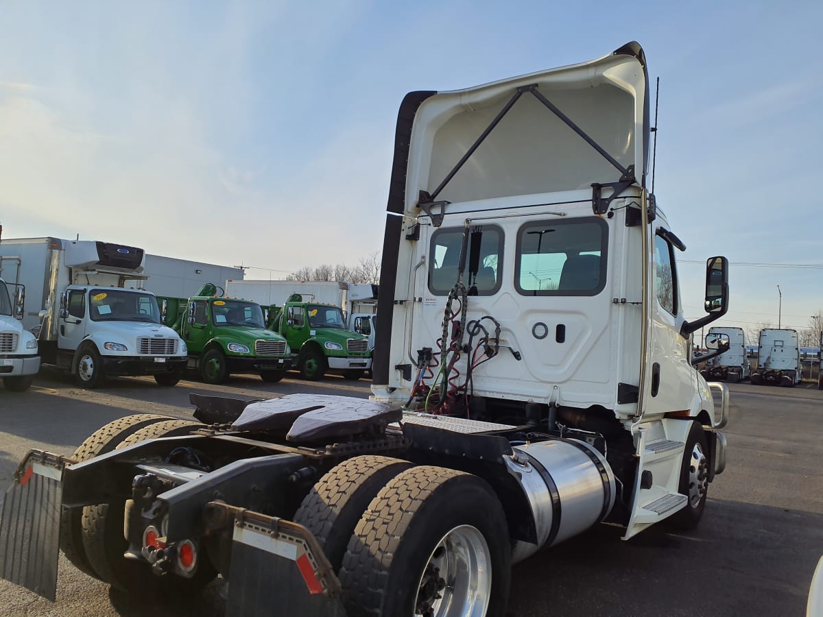 2020 Freightliner/Mercedes NEW CASCADIA 116 270237