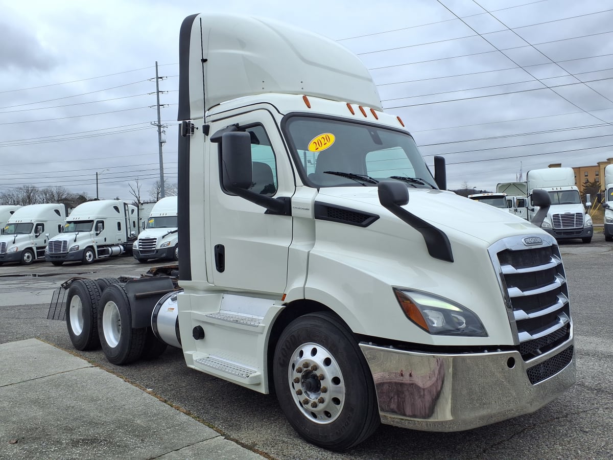 2020 Freightliner/Mercedes NEW CASCADIA 116 270243