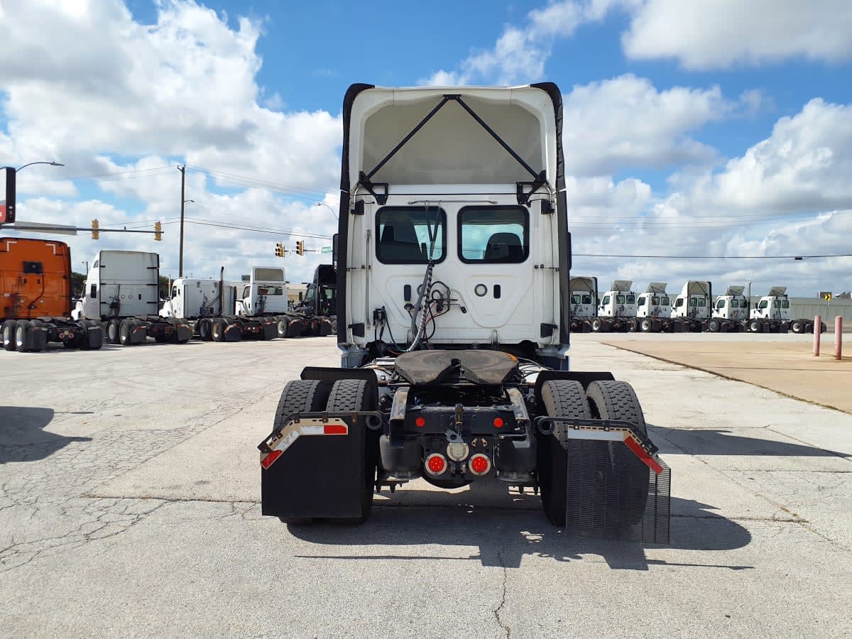 2020 Freightliner - image 9