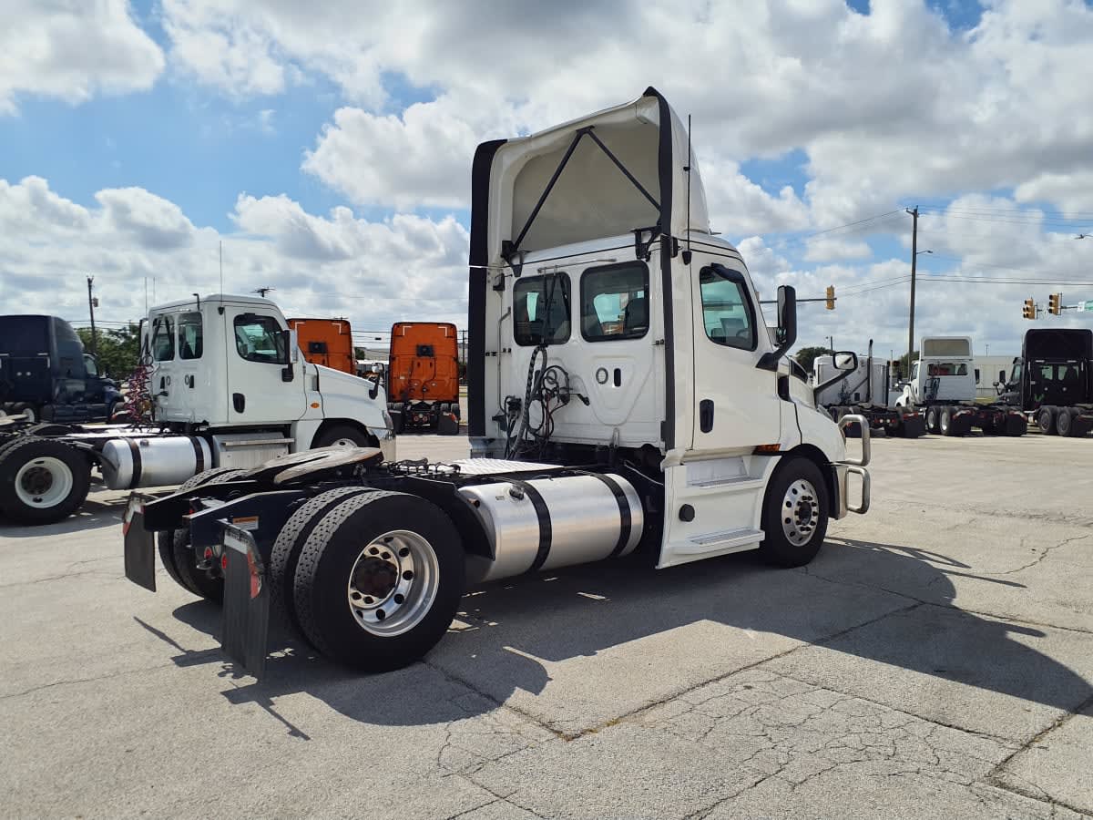 2020 Freightliner - image 7