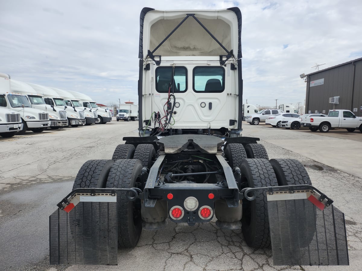 2020 Freightliner/Mercedes NEW CASCADIA 116 270295