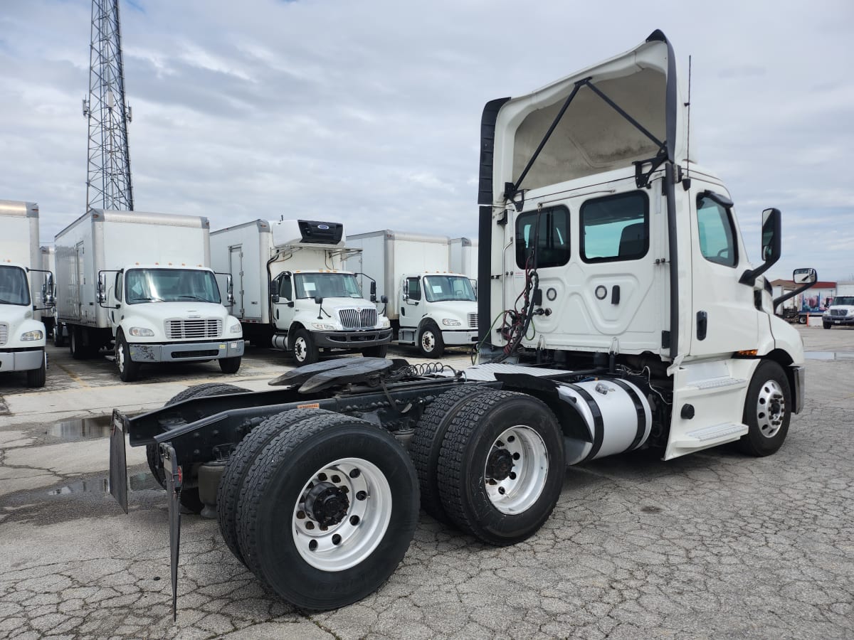 2020 Freightliner/Mercedes NEW CASCADIA 116 270295