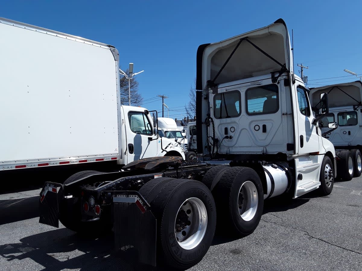 2020 Freightliner/Mercedes NEW CASCADIA PX12664 270298