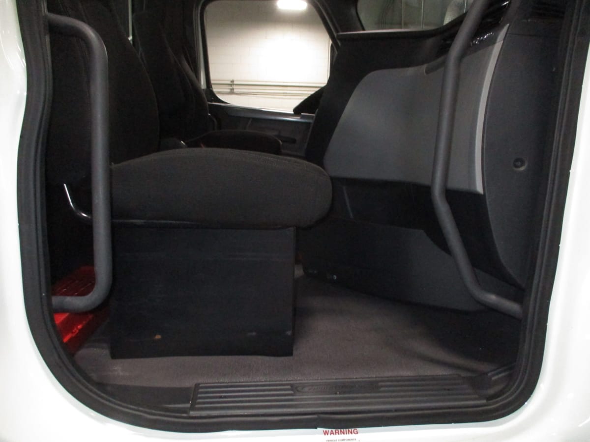 2020 Freightliner/Mercedes NEW CASCADIA 116 270301