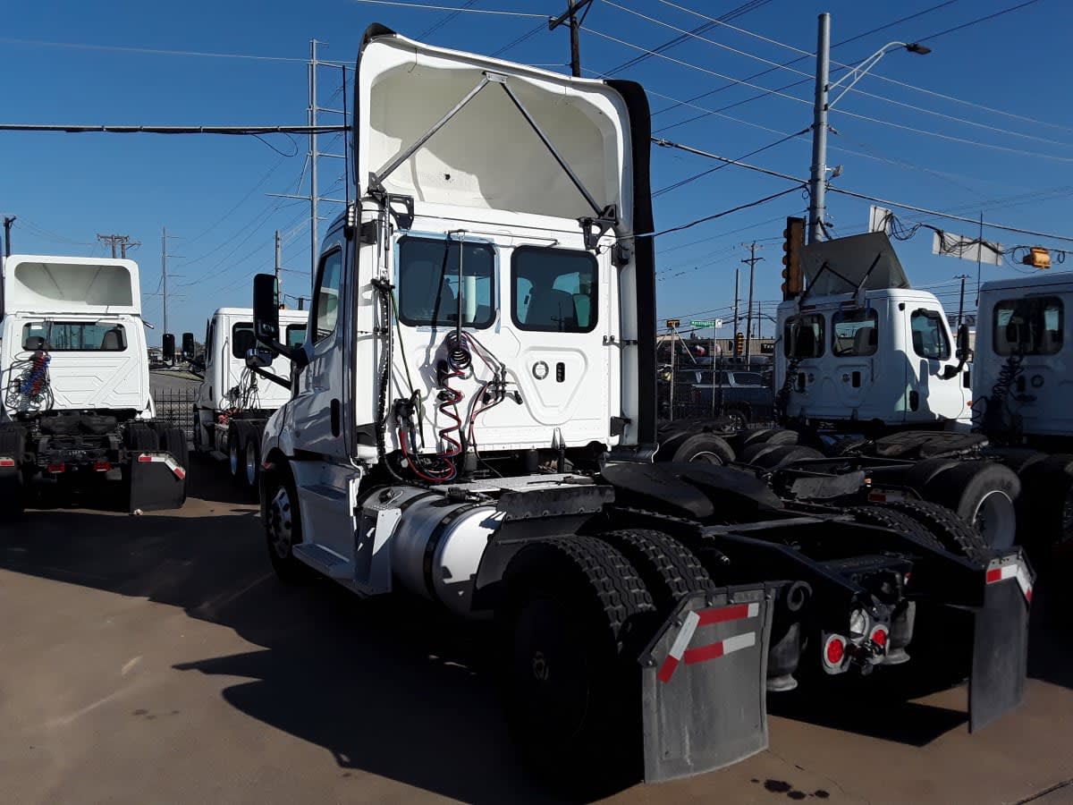 2020 Freightliner/Mercedes NEW CASCADIA 116 270303