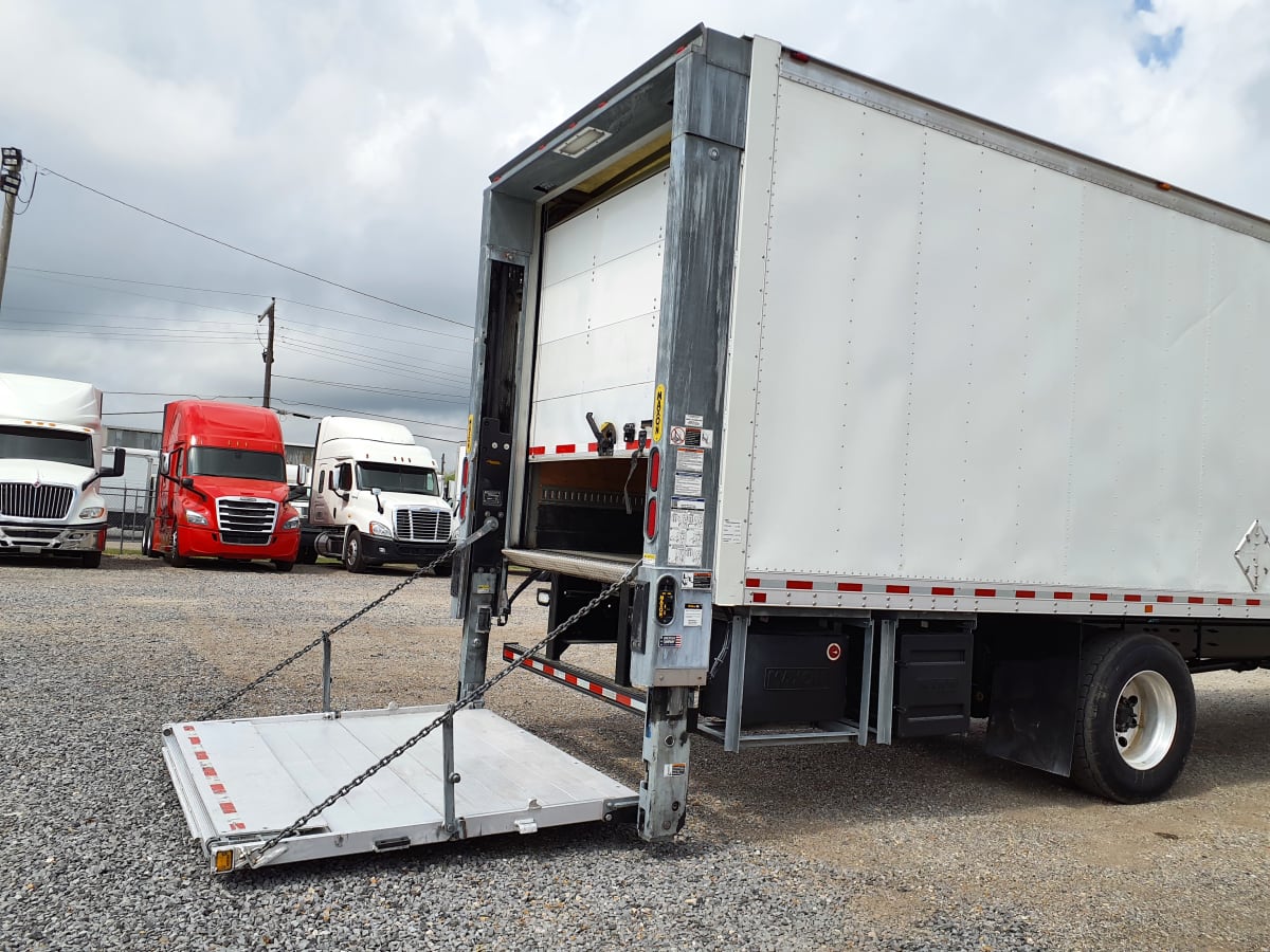 2020 Freightliner/Mercedes M2 106 270340