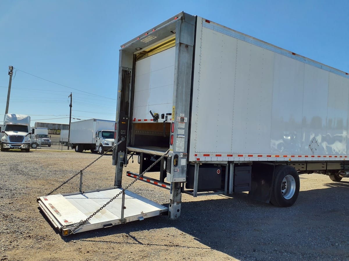 2020 Freightliner/Mercedes M2 106 270345