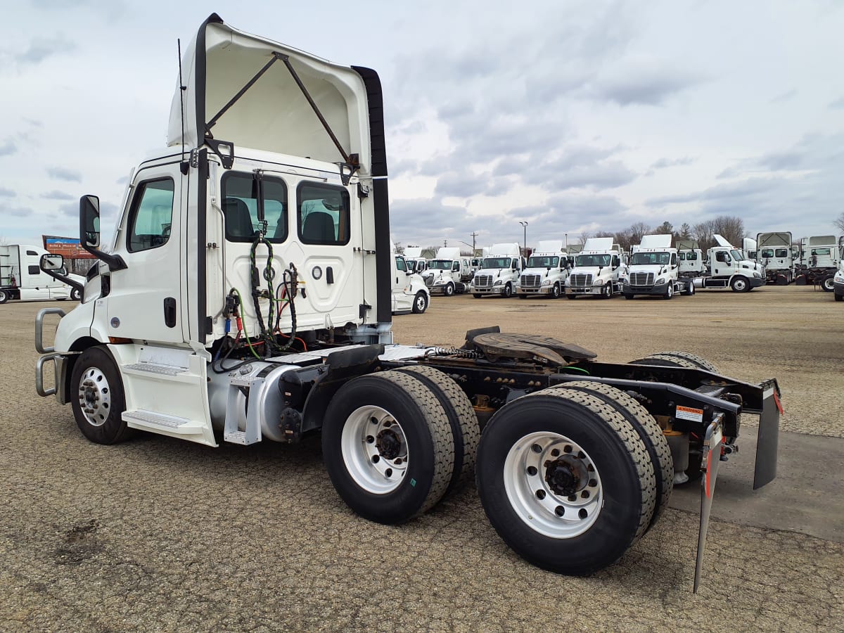 2020 Freightliner/Mercedes NEW CASCADIA 116 270410