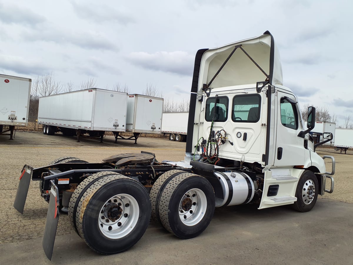 2020 Freightliner/Mercedes NEW CASCADIA 116 270410