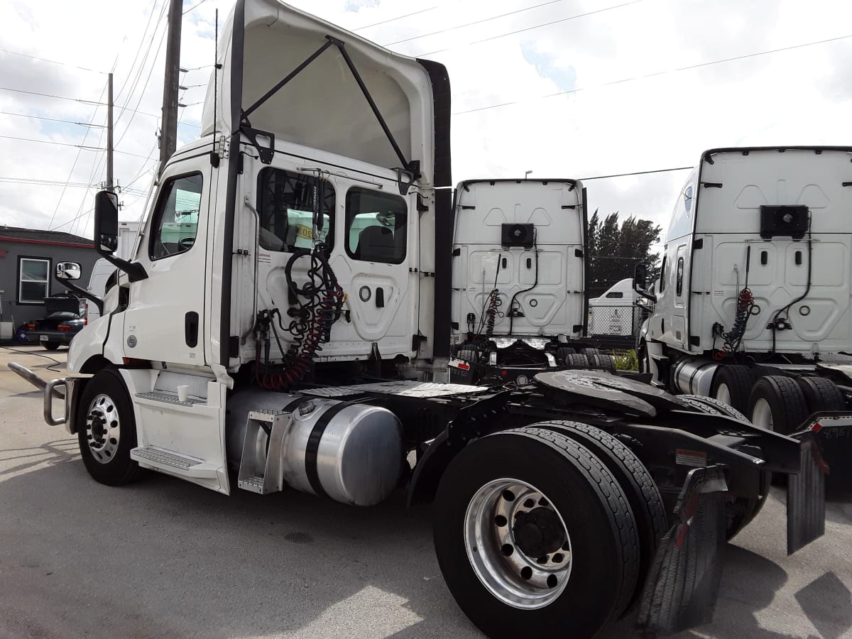 2020 Freightliner/Mercedes CASCADIA PX11642ST 270413