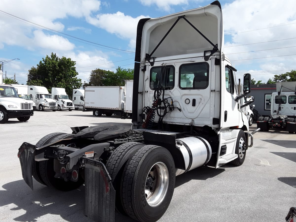 2020 Freightliner/Mercedes CASCADIA PX11642ST 270413