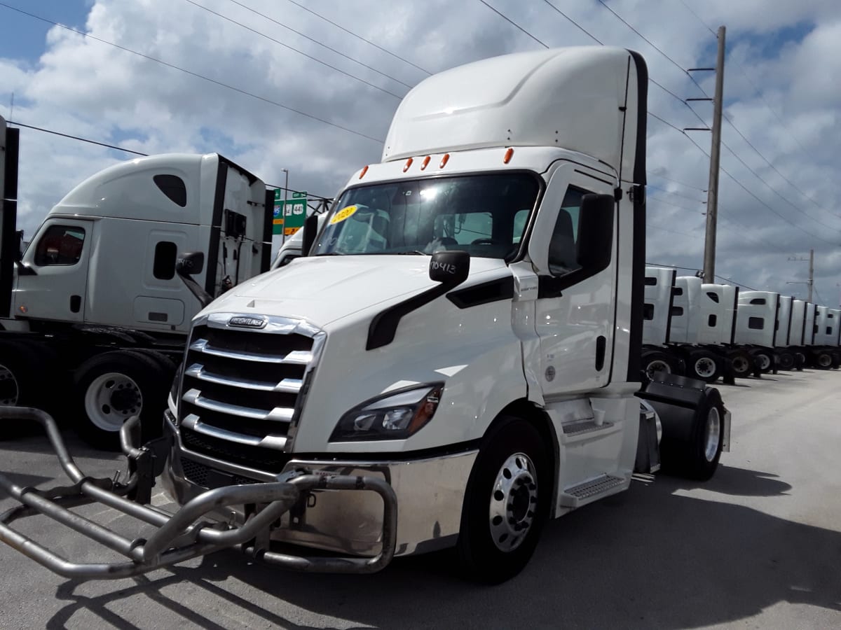 2020 Freightliner/Mercedes CASCADIA PX11642ST 270413