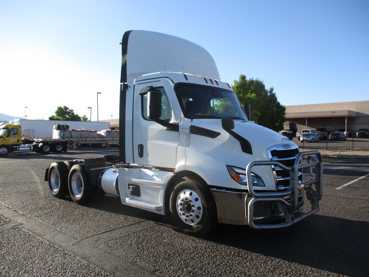 2020 Freightliner/Mercedes CASCADIA PX11664ST 270415