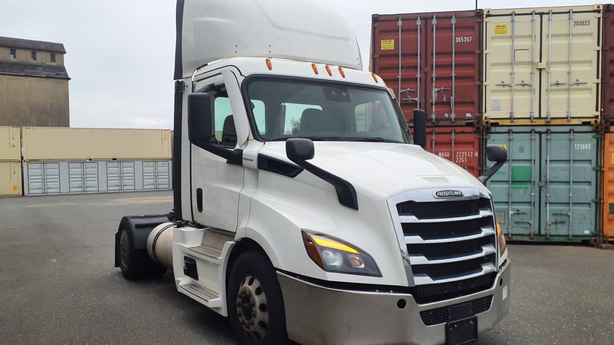 2021 Freightliner/Mercedes CASCADIA PX11642ST 270419