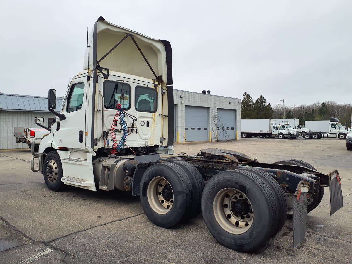 2021 Freightliner/Mercedes CASCADIA PX11664ST 270424