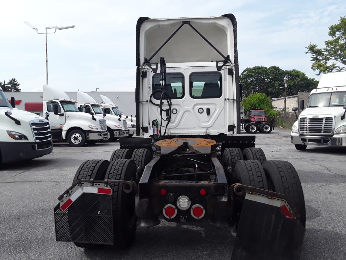 2021 Freightliner/Mercedes CASCADIA PX11664ST 270437