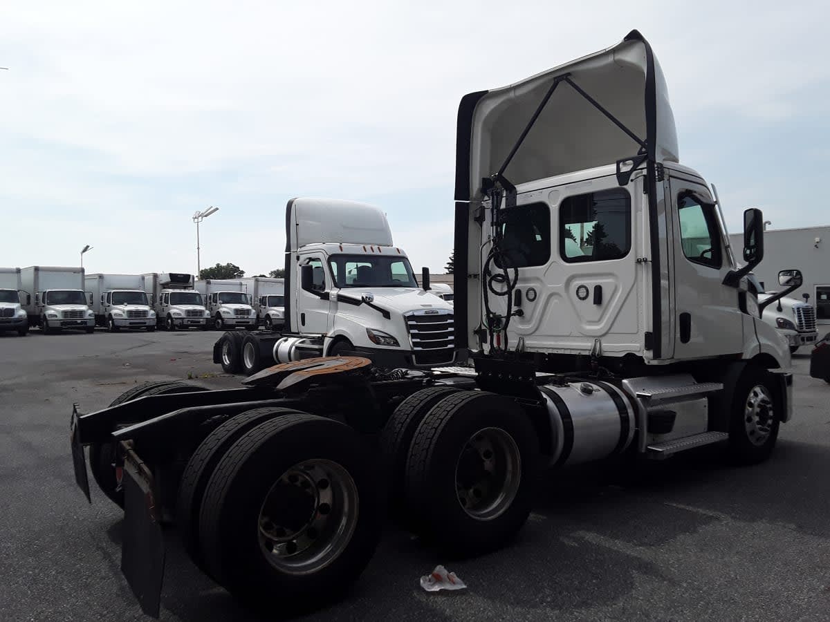 2021 Freightliner/Mercedes CASCADIA PX11664ST 270437