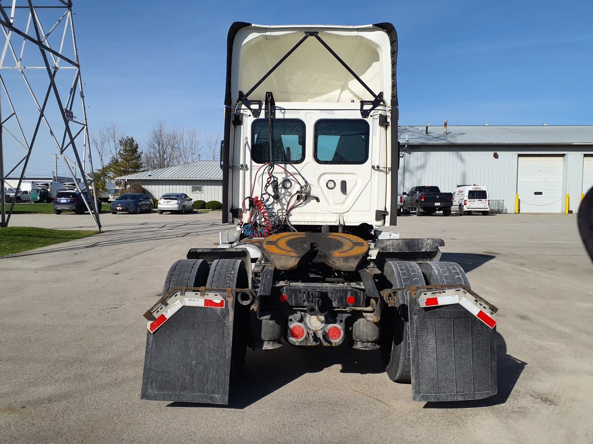 2021 Freightliner/Mercedes CASCADIA PX11642ST 270449