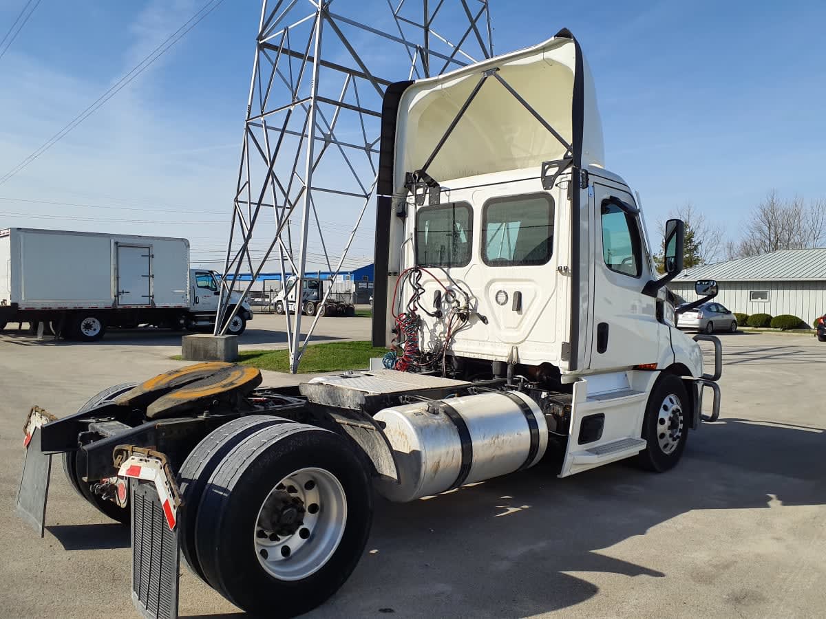 2021 Freightliner/Mercedes CASCADIA PX11642ST 270449