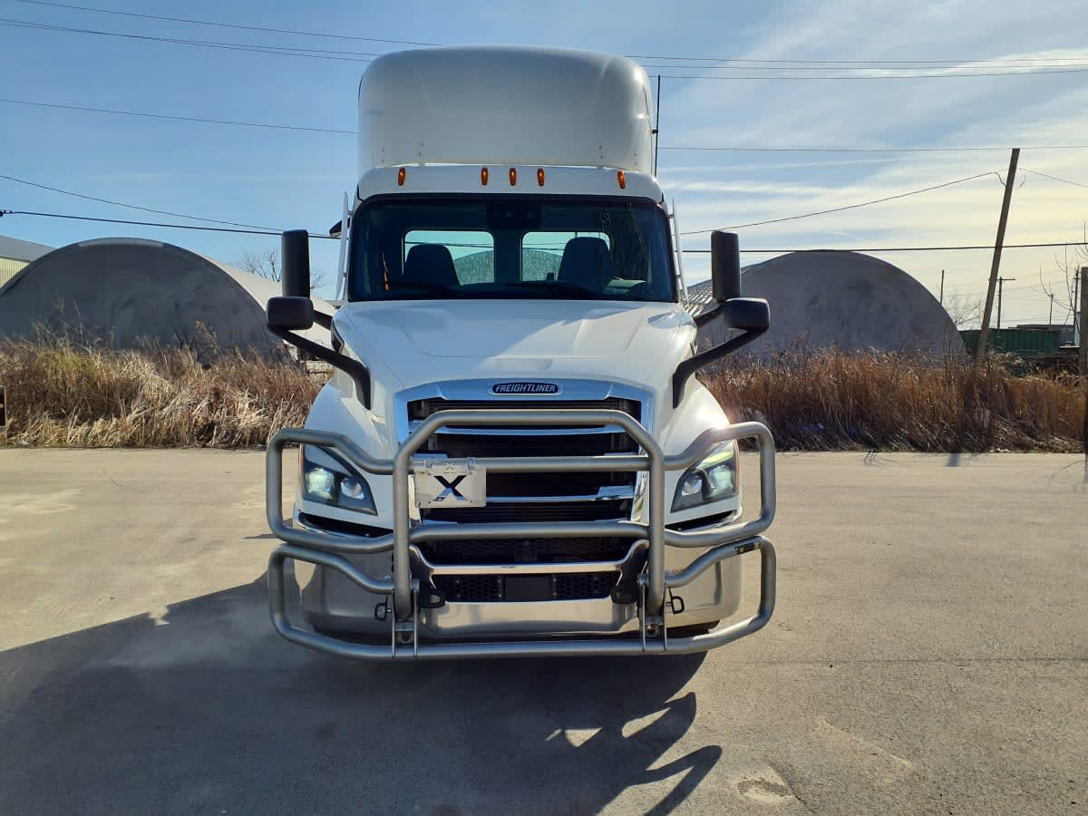 2021 Freightliner/Mercedes CASCADIA PX11642ST 270449