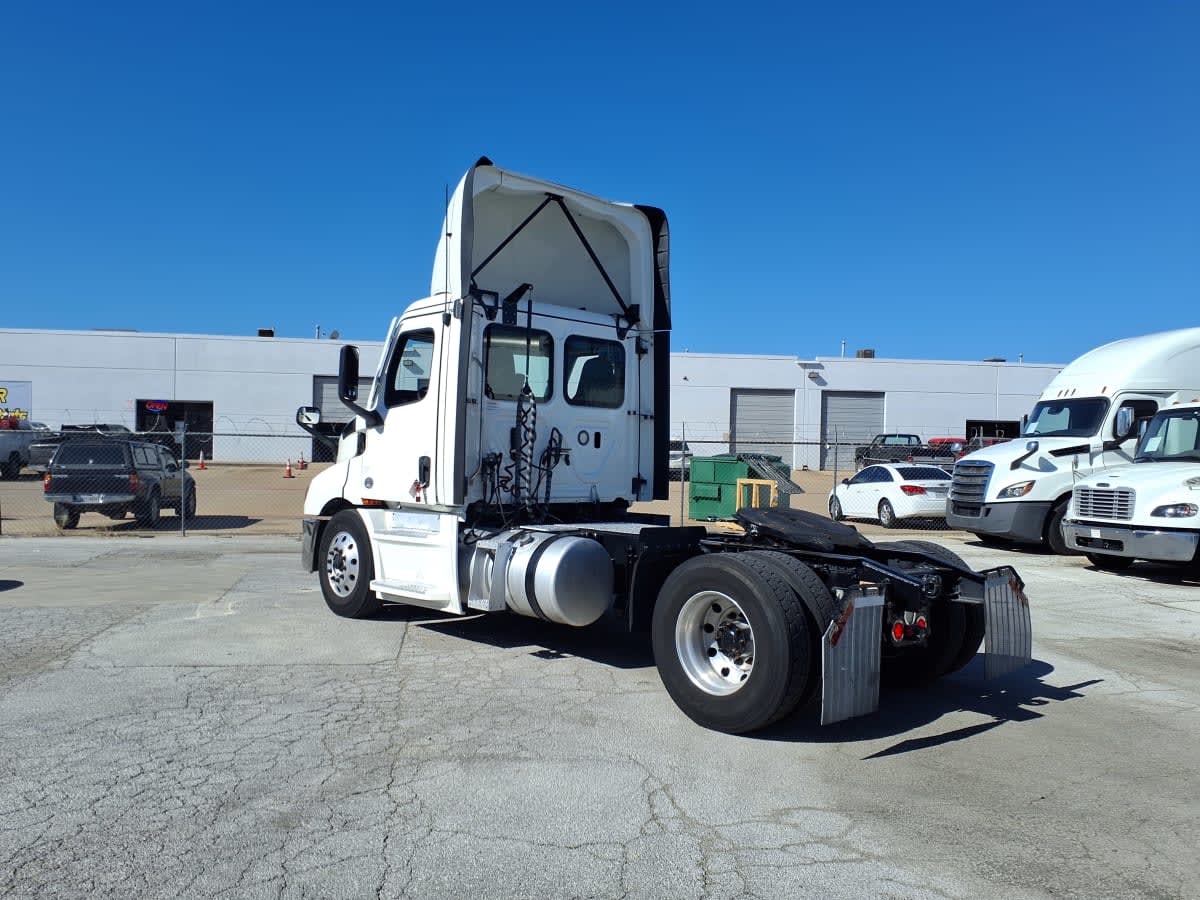 2022 Freightliner - image 6