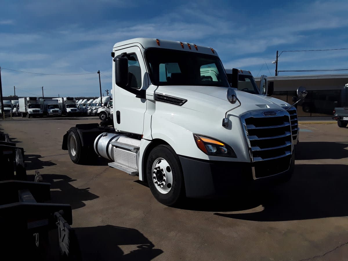 2020 Freightliner/Mercedes NEW CASCADIA 126 271023