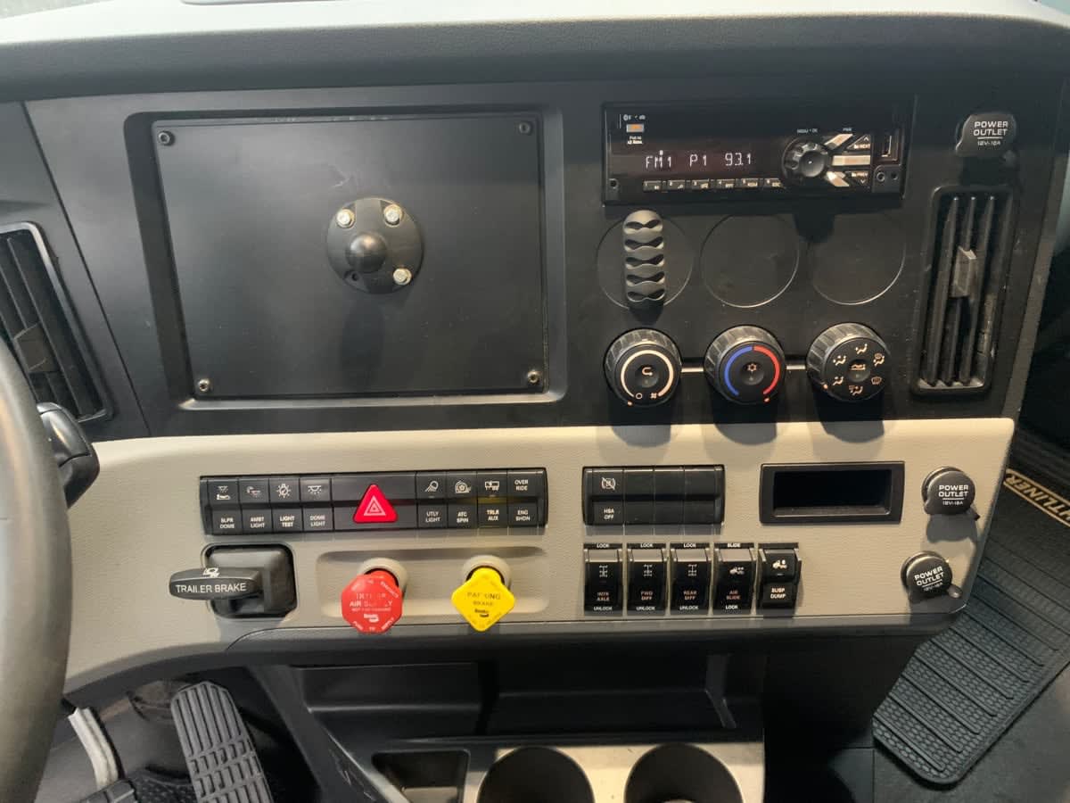 2020 Freightliner/Mercedes NEW CASCADIA PX12664 271048