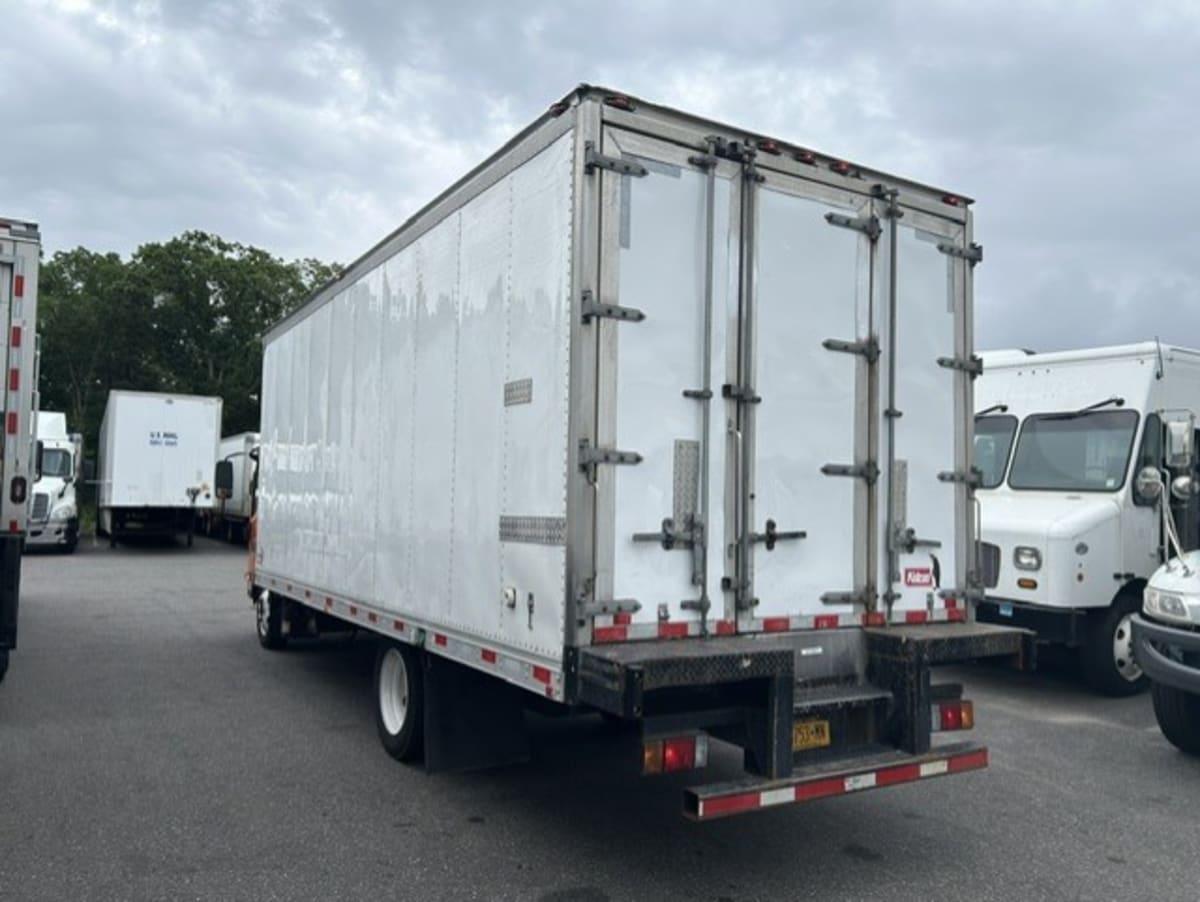 2020 Isuzu NQR in Farmingdale, NY — photo 6
