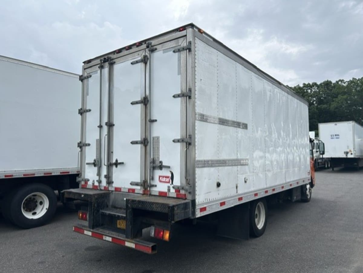 2020 Isuzu NQR in Farmingdale, NY — photo 4