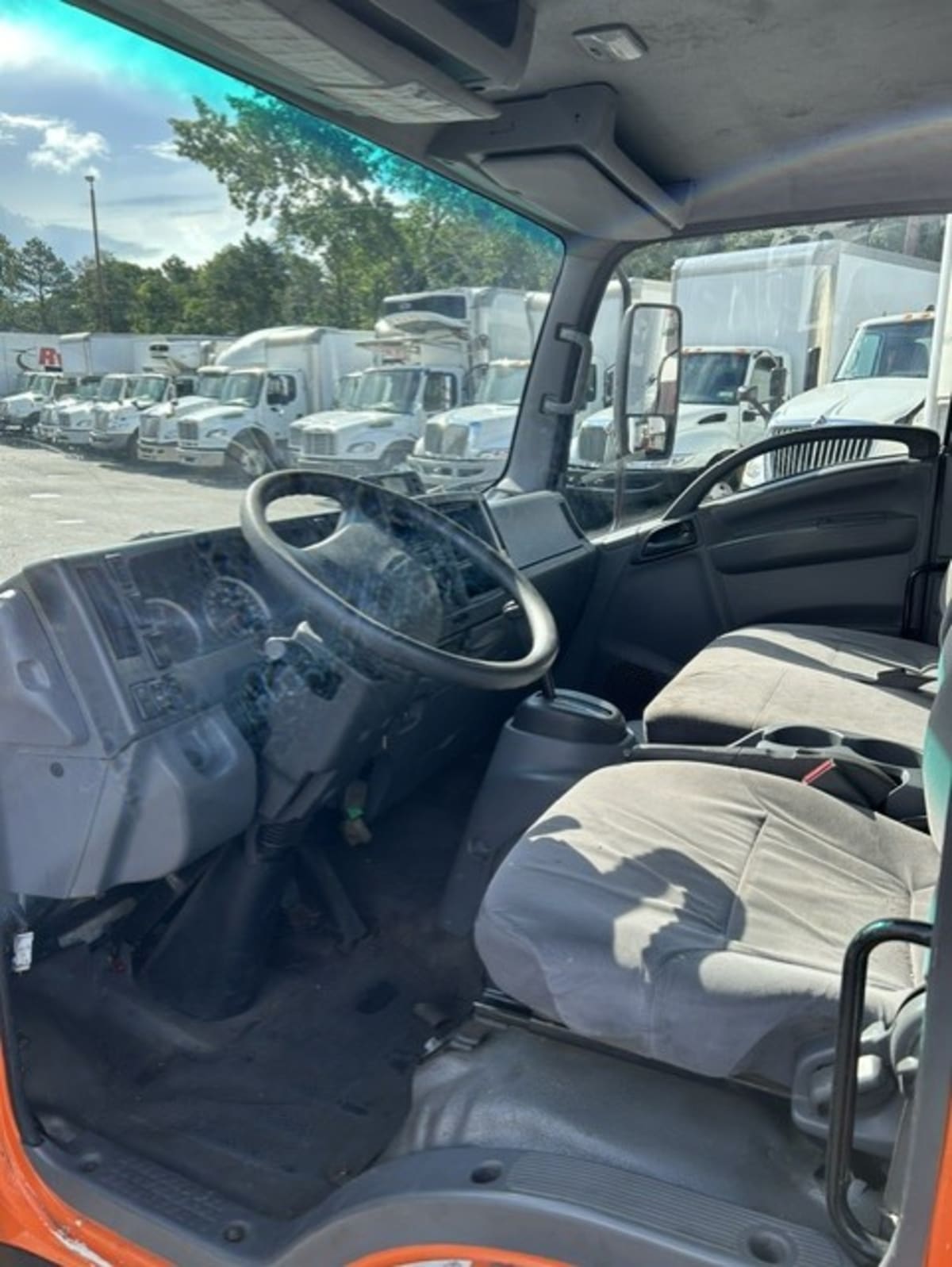 2020 Isuzu NQR in Farmingdale, NY — photo 8