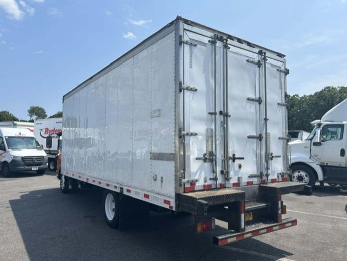 2020 Isuzu NQR in Farmingdale, NY — photo 6