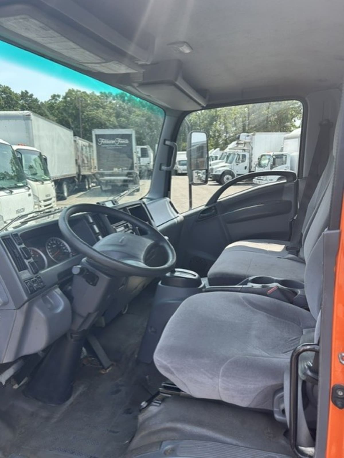 2020 Isuzu NQR in Farmingdale, NY — photo 8